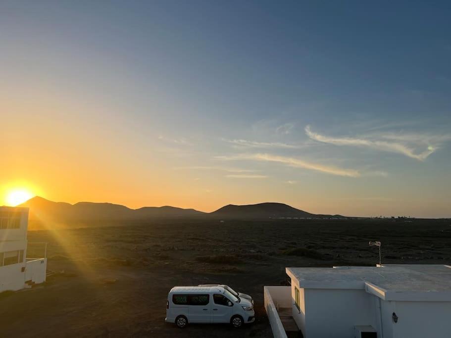 Famara, Apto. En Zona Tranquila A 200M Del Mar. Apartamento Exterior foto