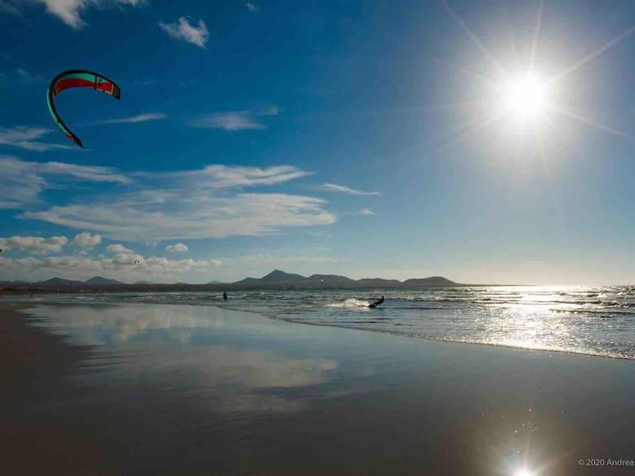 Famara, Apto. En Zona Tranquila A 200M Del Mar. Apartamento Exterior foto